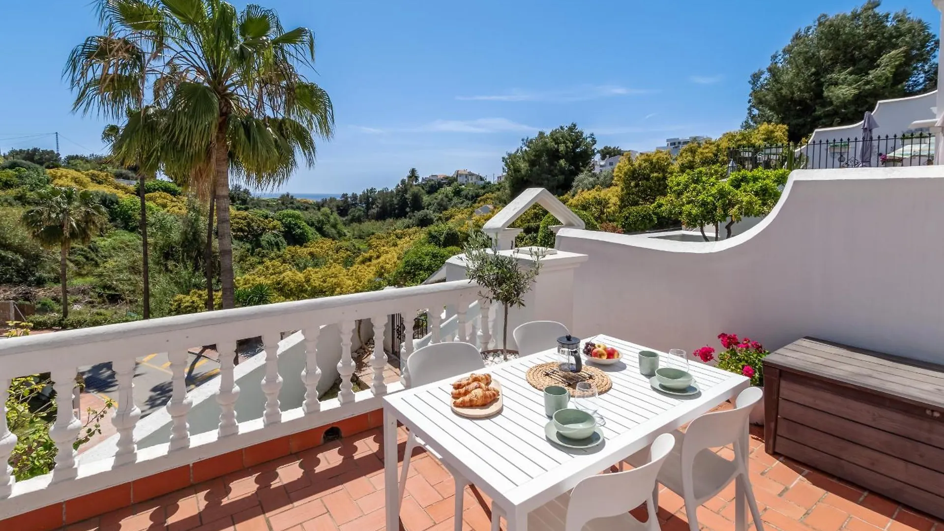 Las Palmas 2A Oasis Properties Nerja