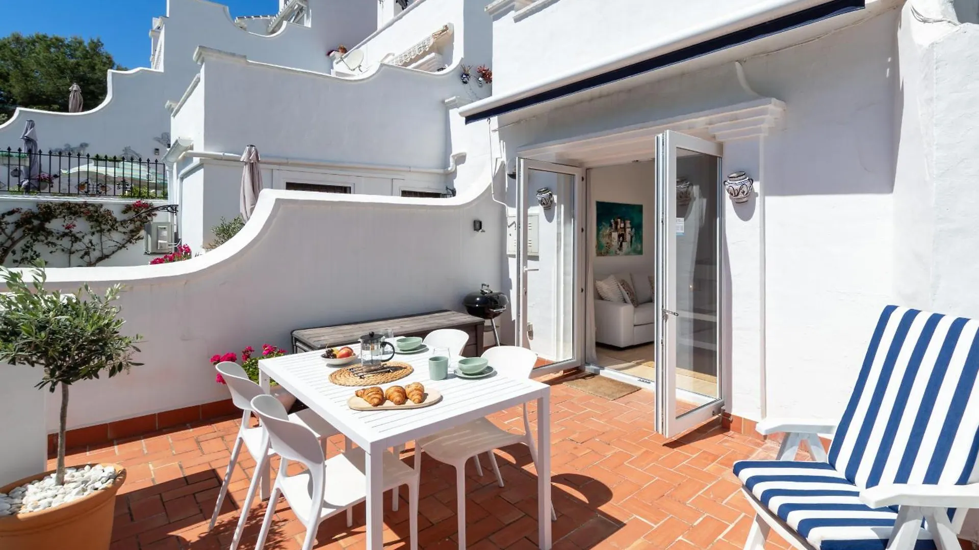 Las Palmas 2A Oasis Properties Nerja Spanyolország