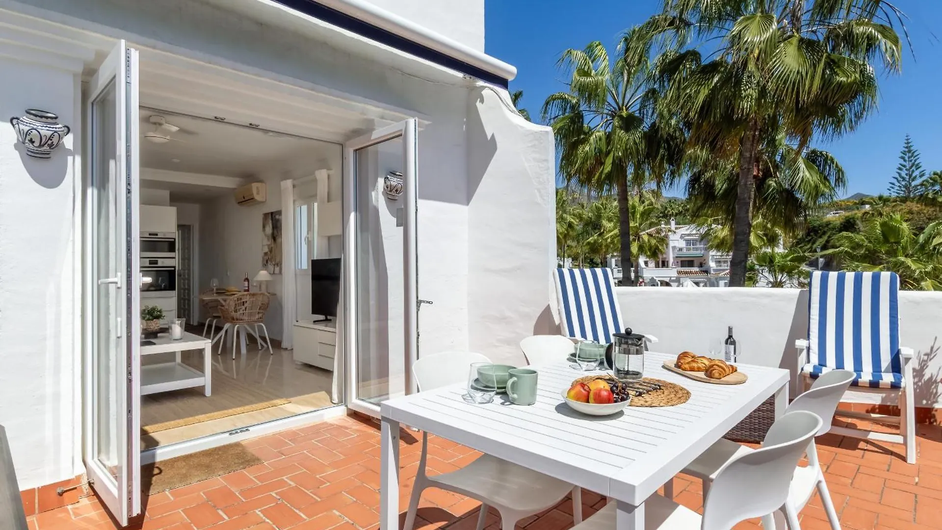 Las Palmas 2A Oasis Properties Nerja